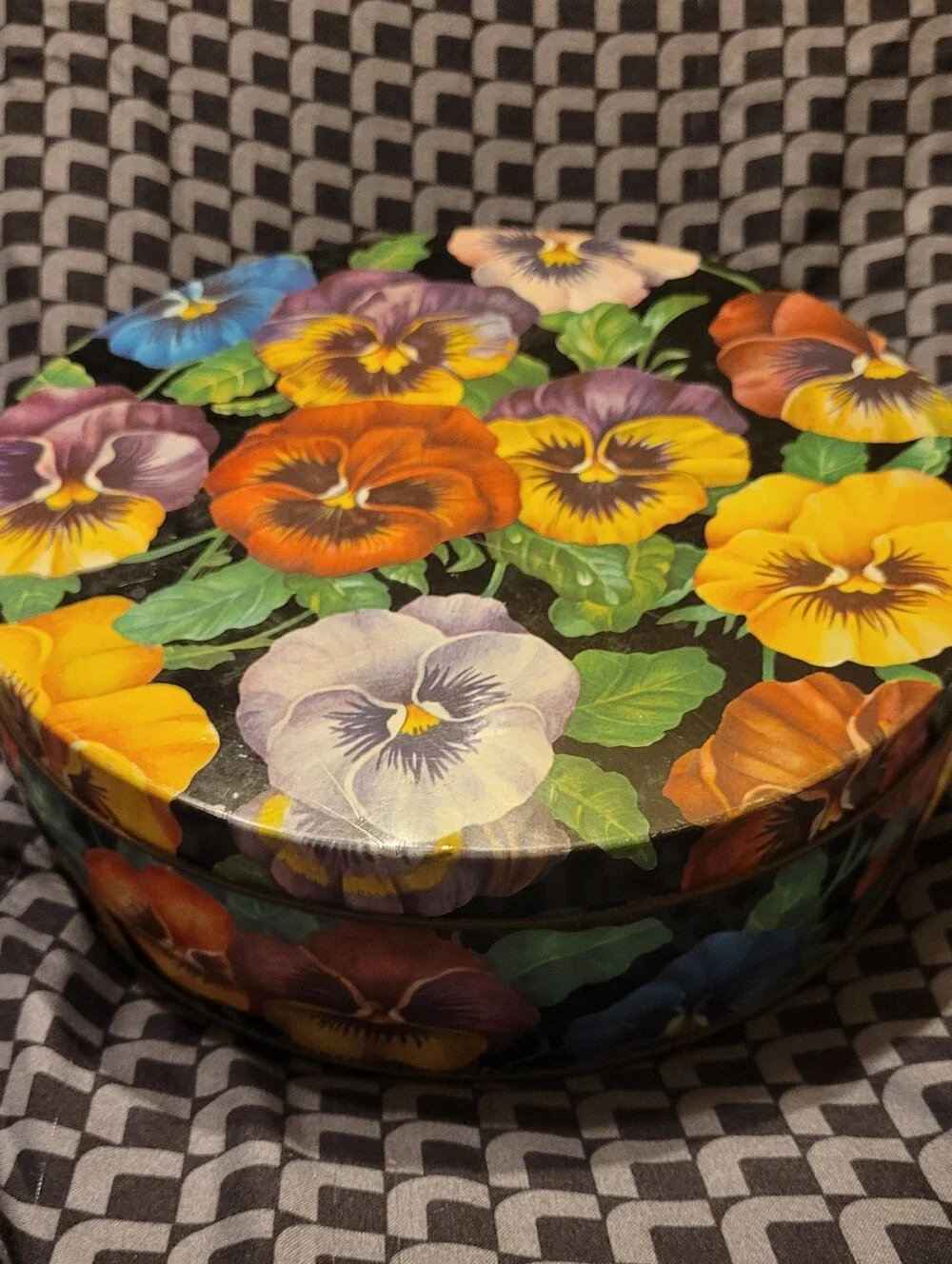 Vintage Huntley & Palmers Reading Pansy Biscuit Tin Made in England